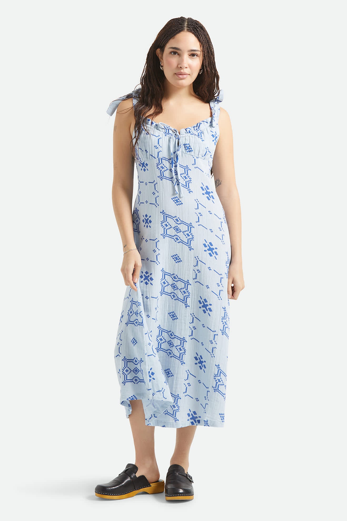 WOMEN'S DRESSES + SKIRTS