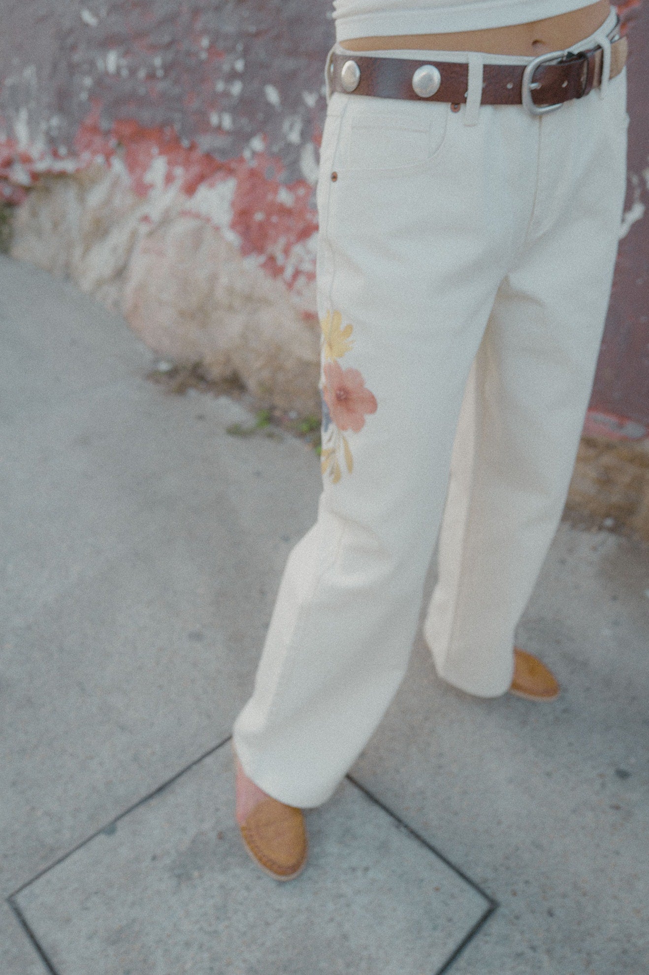 The Chloe 5-Pocket Pant - Off White Floral Burst - Image 8