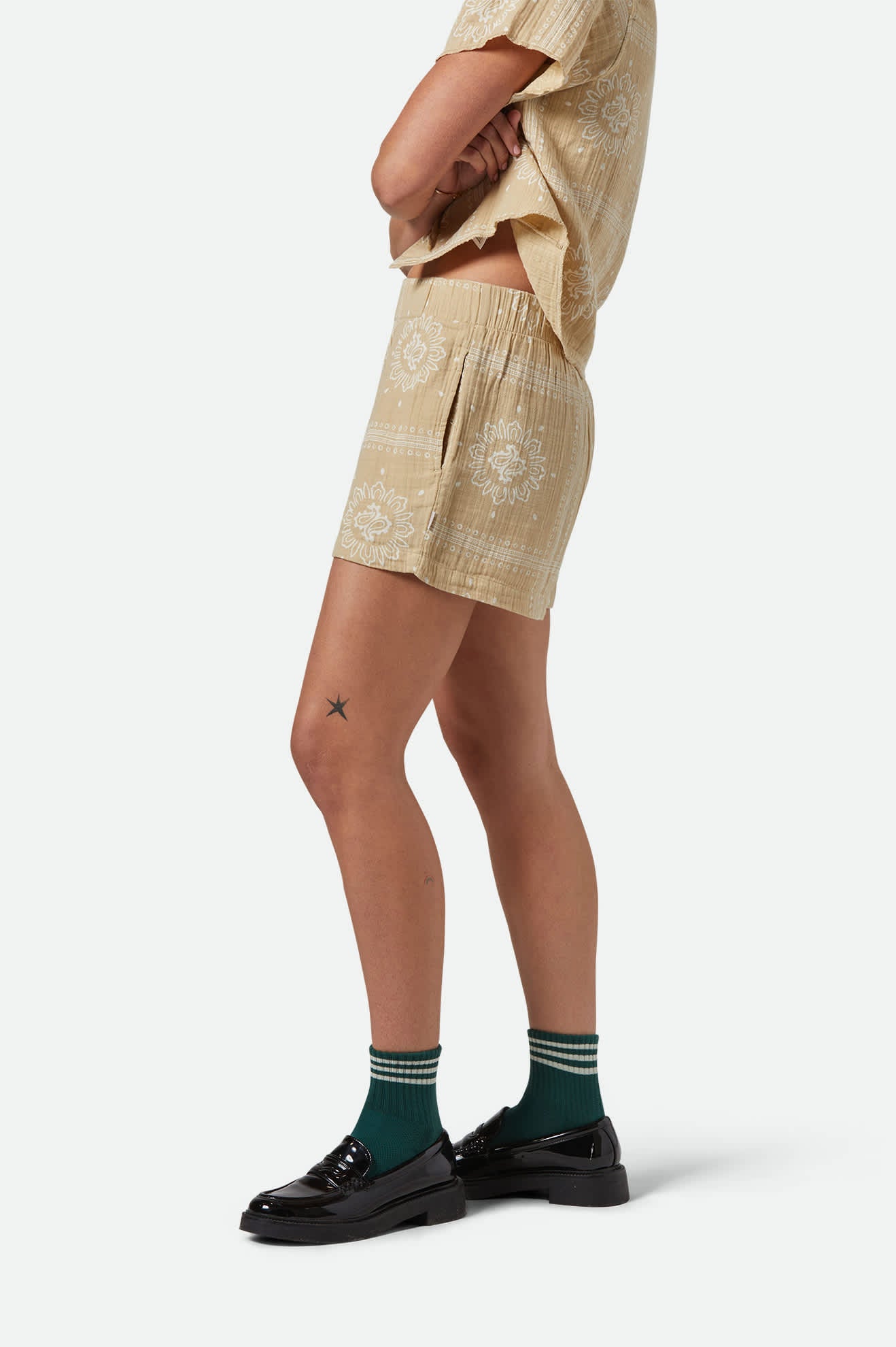 Women's Wandering Short - Pale Khaki Bandana - Image 2