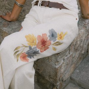The Chloe 5-Pocket Pant - Off White Floral Burst